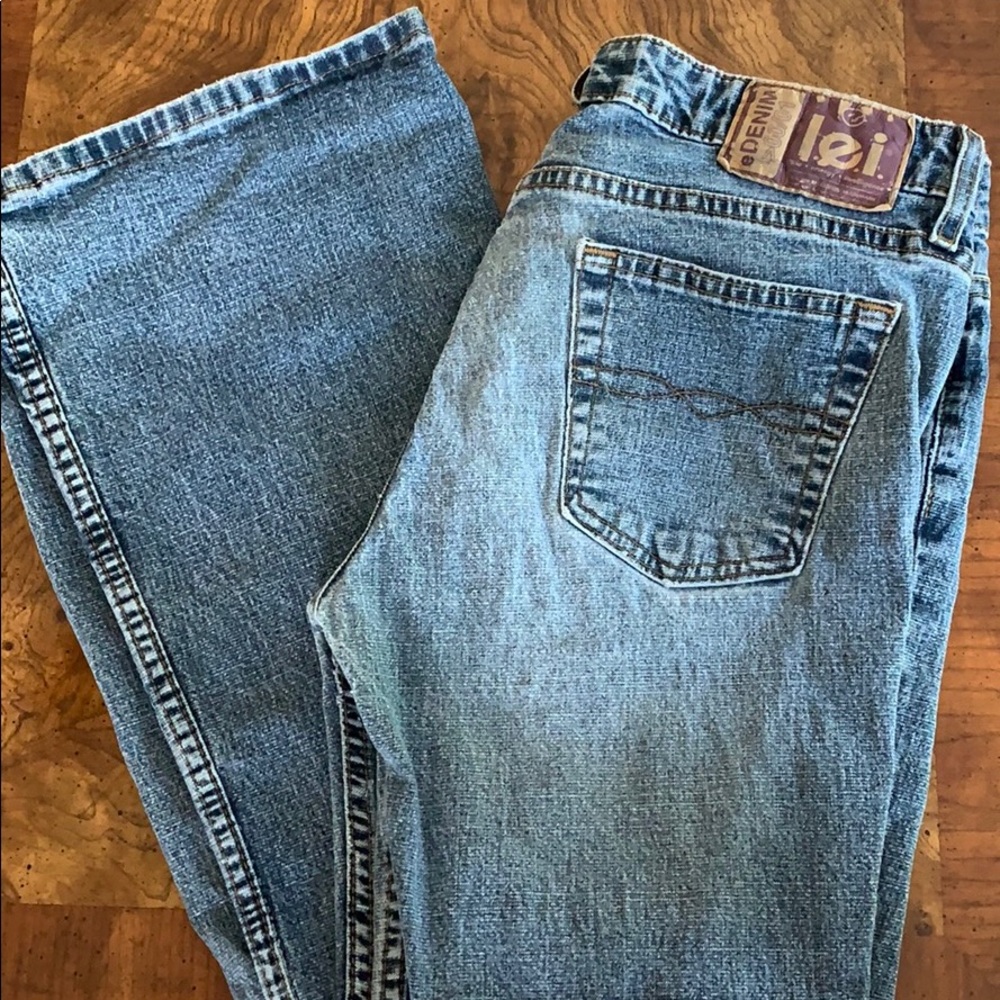 lei Flare Jeans